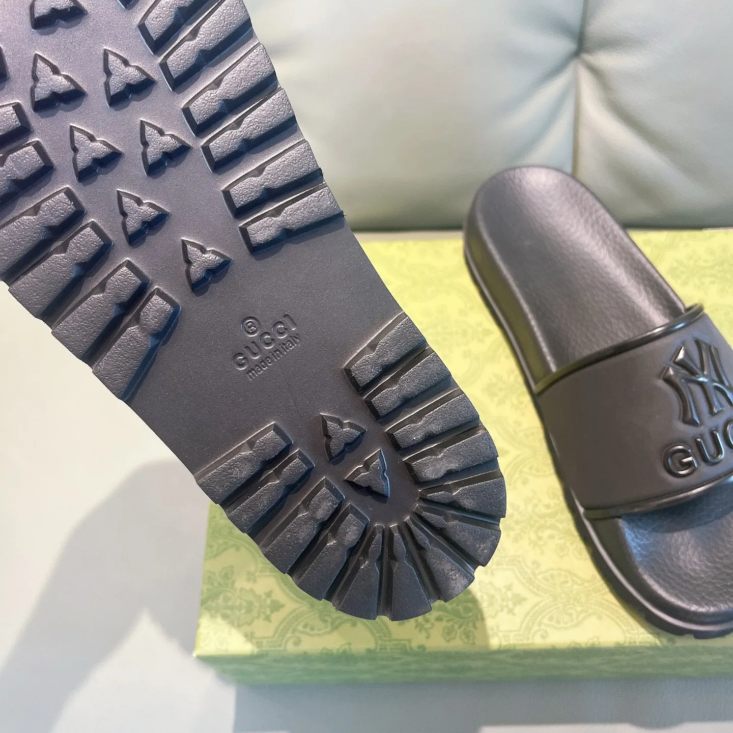 Men's Men's Shoes 130🐮🐮Gucci Gucci Slippers Gucci 2024 latest beach sandals slippers Original molding double G LOGO Original molding consistent Outsole: Men's Men's Shoes u double-layer outsole Size: 35-46